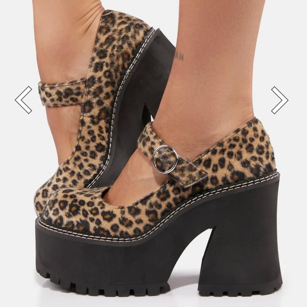 *NEW*Delia’s Platform heels